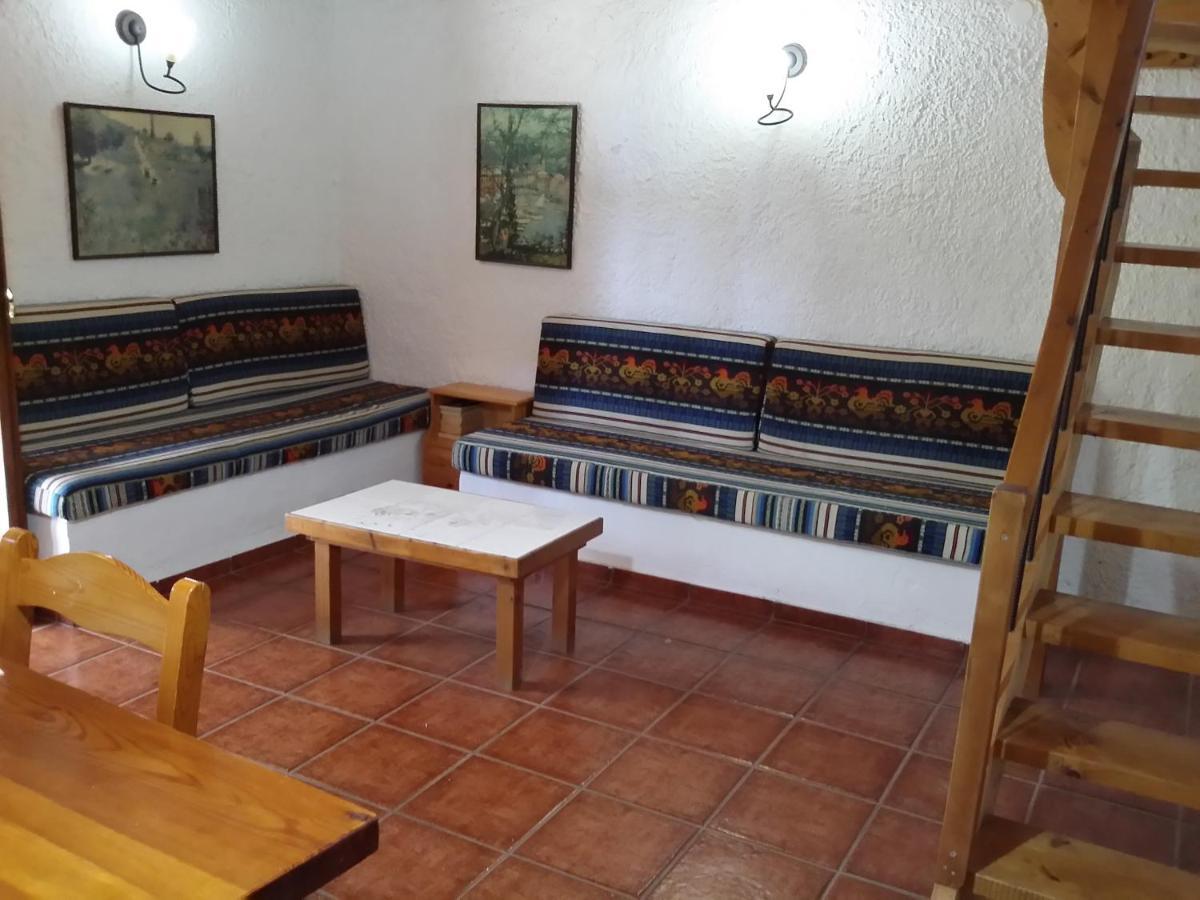 פליאוחורה Olive Tree Cottages מראה חיצוני תמונה